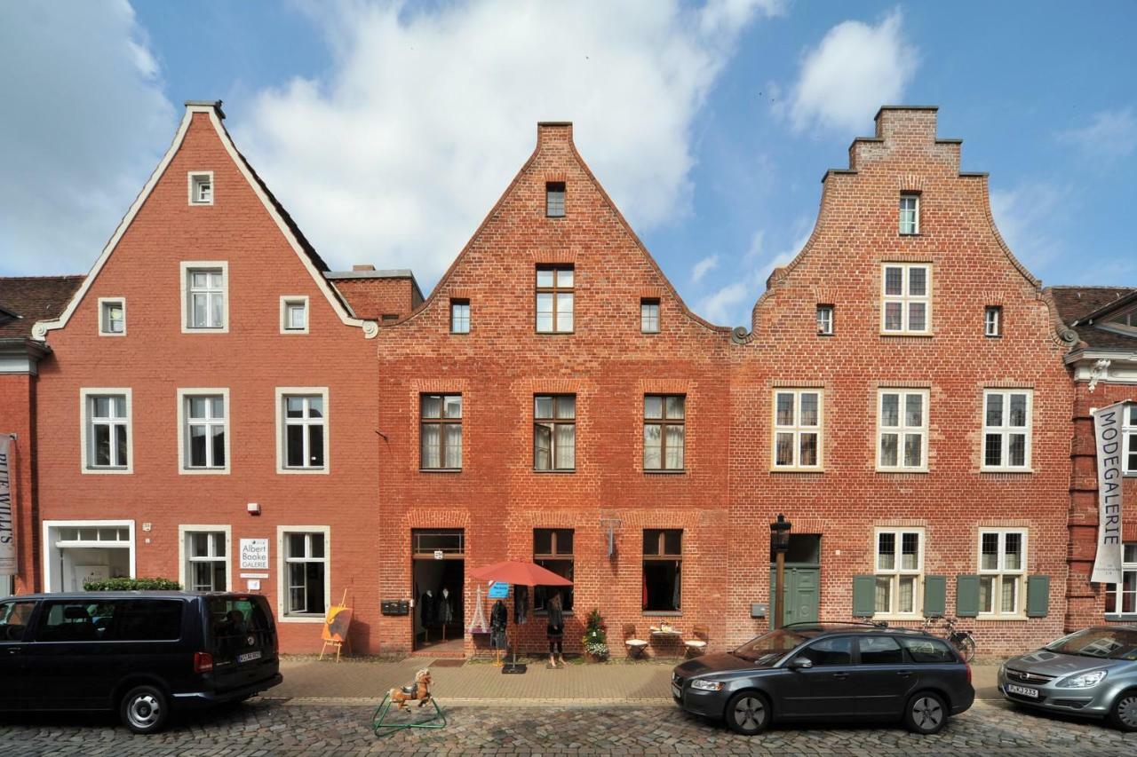 Apartmenthaus Im Hollaendischen Viertel Potsdam Exterior foto